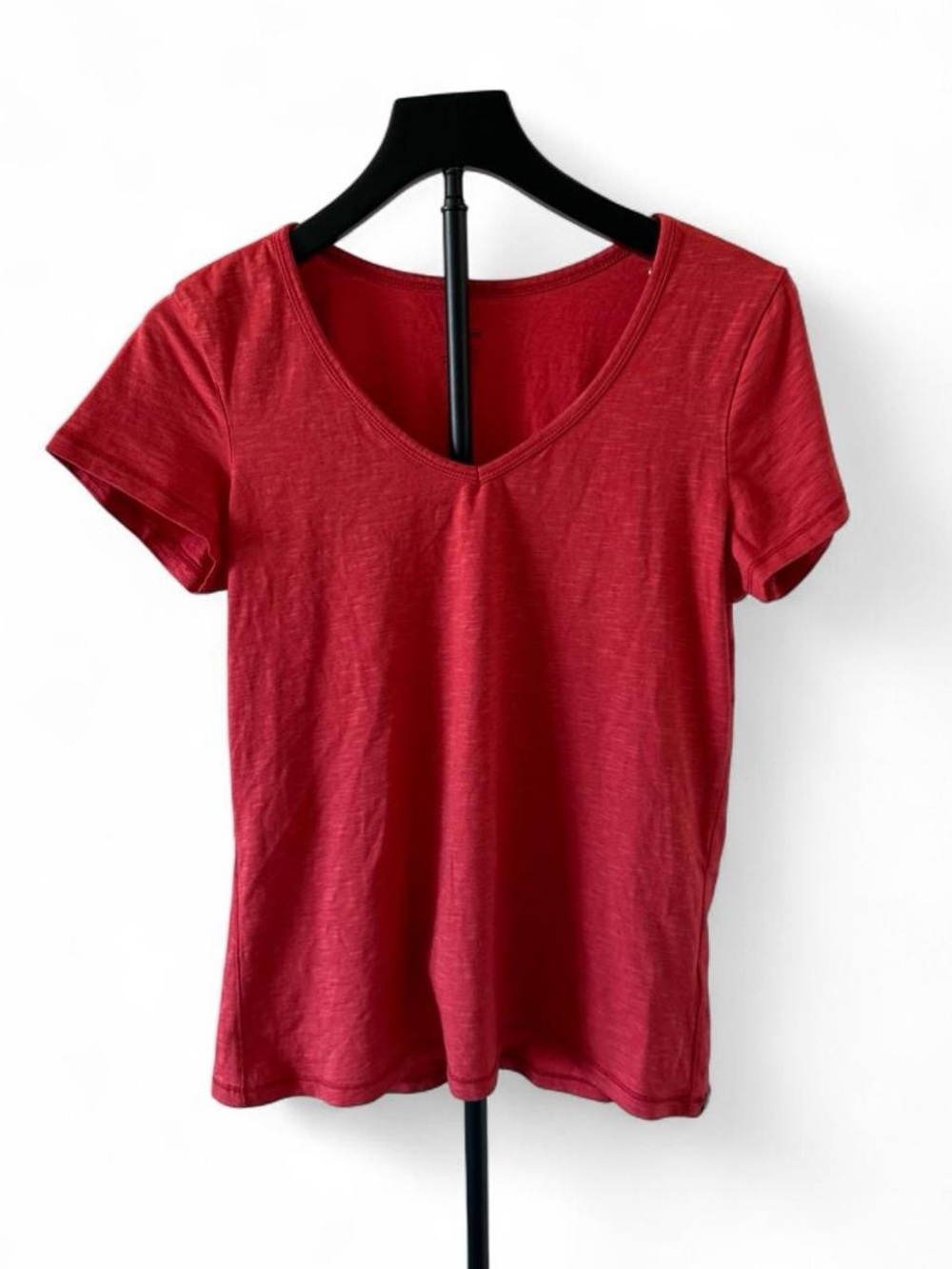 Toad&Co (Horny Toad) Women's Red Slub Knit V-Neck T-Shirt - Size M